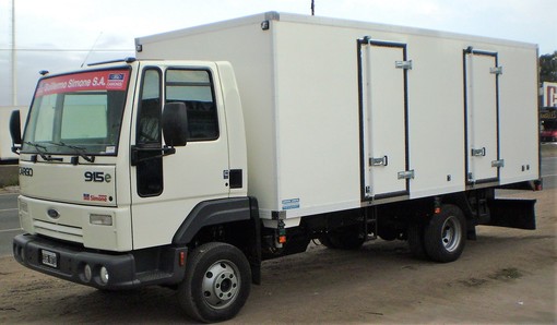 Ford Cargo 915E 3