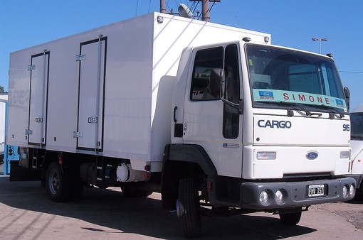 Ford Cargo 915E 4